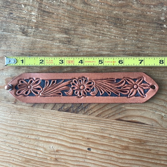 Handmade Leather Bracelet - Picture 3 of 3
